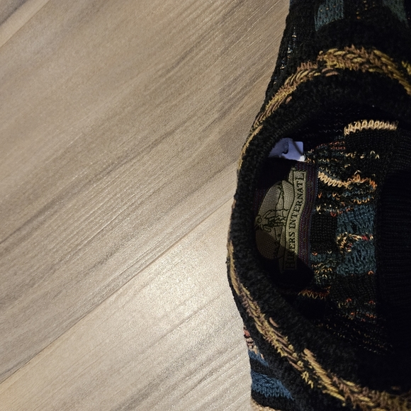 Kids Sweater in almost new condition - Picture 3 of 4